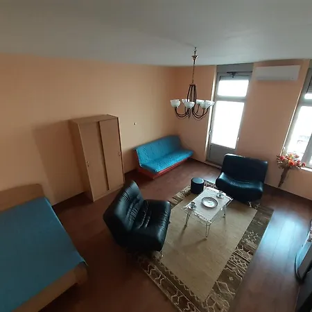 The Queen Of 7 Belgrád